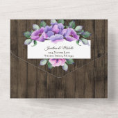 Paarse en roze bloemen op het Rustic Wood All In One Uitnodiging (Achterkant)