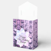 Paarse en roze legant gebeiteld bedankdoosjes (Geopend)