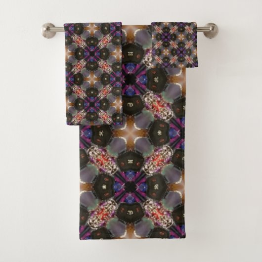 Paarse en schaduwen van bruin geometrisch patroon bad handdoek (Insitu)