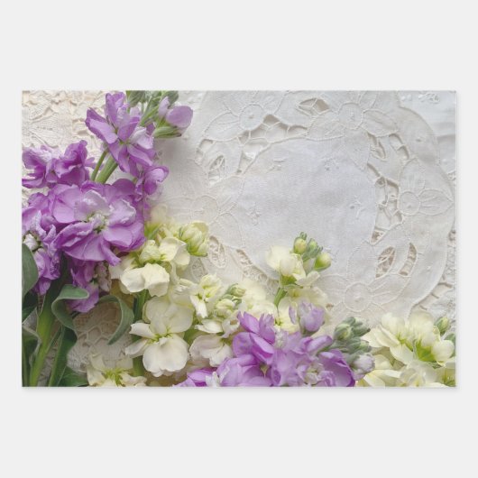 Paarse en witte bloemen in de ruimte inpakpapier vel (Voorkant)