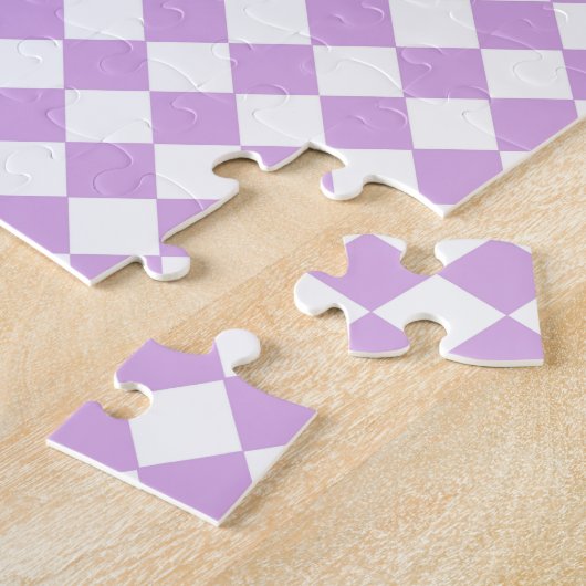 Paarse en witte controleerpatroon legpuzzel (Zijkant)