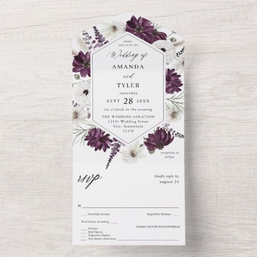 Paarse en witte Floral bruiloft All In One Uitnodiging (Binnen)