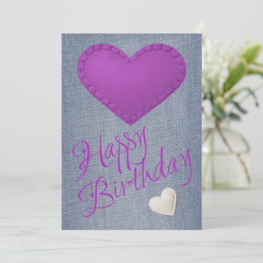 Paarse en witte harten gestikt op denim verjaardag feestdagenkaart (Staand voorkant)