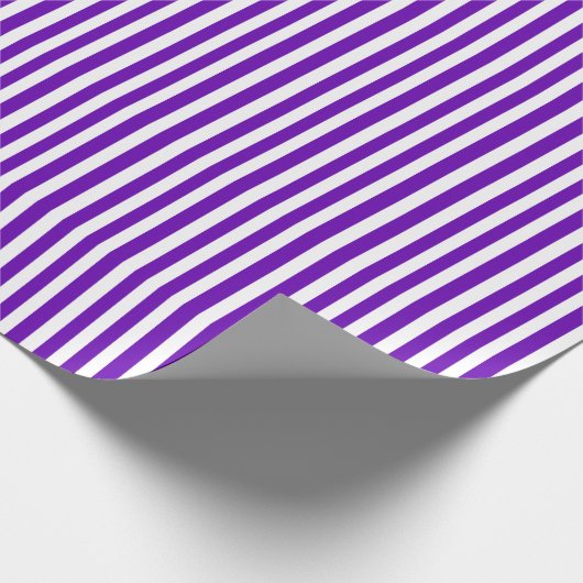 Paarse en witte strepen cadeaupapier (Hoek)