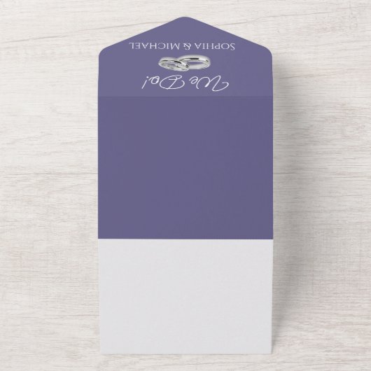 Paarse en witte trouwringen- all in one uitnodiging (Buitenkant)