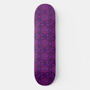 Paarse en zwarte caleidoscoop dromen skateboard