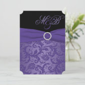 Paarse en zwarte Damask Monogrammed Invitation Kaart (Staand voorkant)