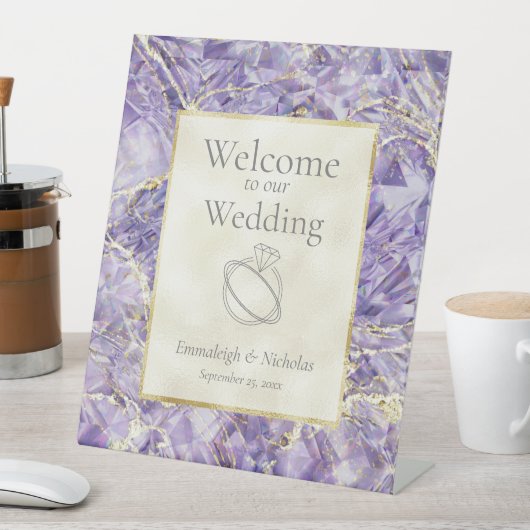 Paarse Euphoria Amethist Edelsteen bruiloft Reclamebord Met Voetstuk (Insitu)