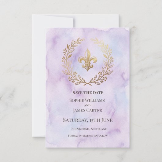 Paarse Fleur De Lis Bruiloft Save The Date (Voorkant)