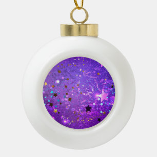 Paarse folie achtergrond met sterren keramische bal ornament