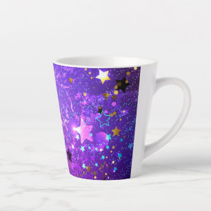 Paarse folie achtergrond met sterren latte mok