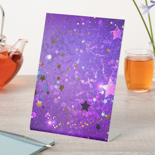 Paarse folie achtergrond met sterren reclamebord met voetstuk (Insitu)