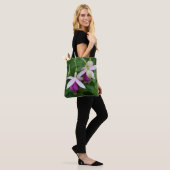 Paarse Fuchsia Flowers met White Sepals Floral Draagtas (Op model)