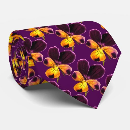 Paarse geelgrint Johnny springt het blote Stropdas (Opgerold)