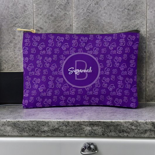 Paarse gekoppelde hartpatroon op donker Paarse Cus Etui