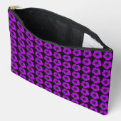 Paarse Geranium Floral Pattern op Black Etui (Open)