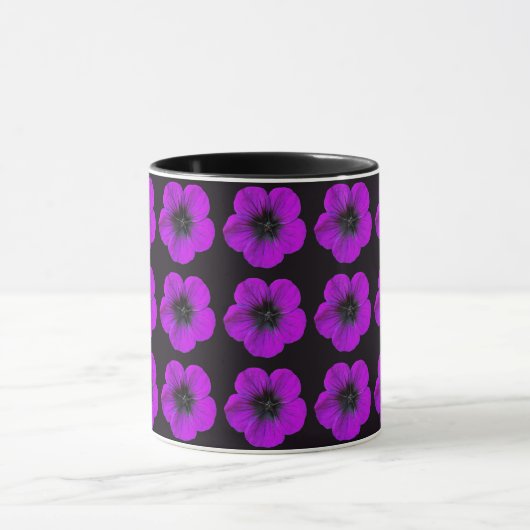 Paarse Geranium Floral Pattern op Black Mok (Midden)