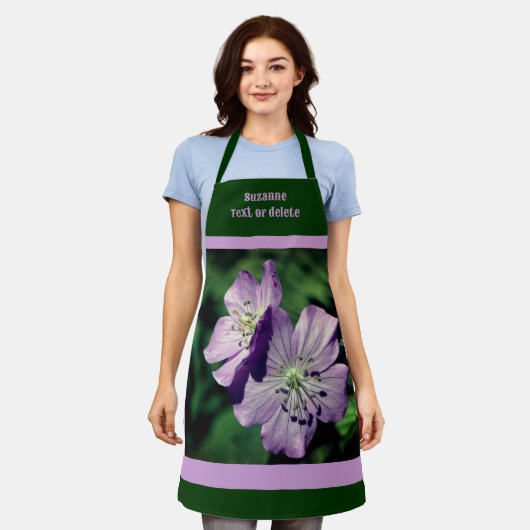 Paarse Geranium Flower gepersonaliseerd Schort (Gedragen)