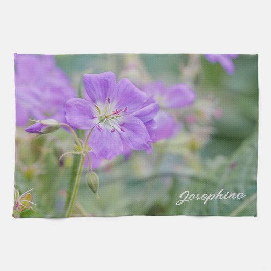 Paarse Geranium Wildflower Foto met aangepaste naa Theedoek (Horizontaal)