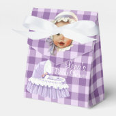 Paarse Gingham-Baby & Ruffled Bassinet Favor Boxes Bedankdoosjes (Voorkant Zijde)