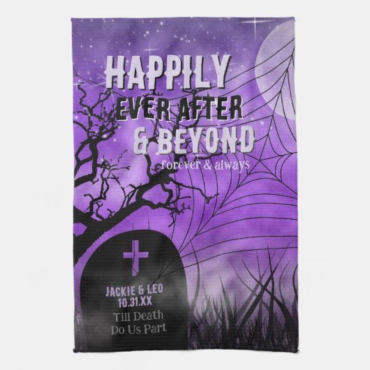 Paarse Gothic Graveyard Silhouette Hallow Souvenir Theedoek (Verticaal)
