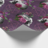 Paarse Gothische schedel en Rozen Verpakkingspapie Cadeaupapier (Hoek)
