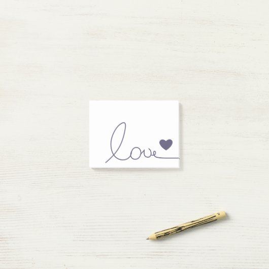Paarse hartliefde post-it® notes (Op bureau)