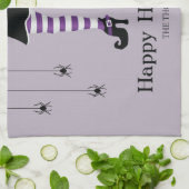 Paarse heksenpoten met een Pet en spinnen Hallowee Theedoek (Gevouwen)