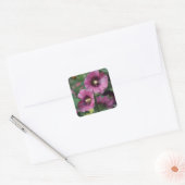 Paarse hibiscus bloemen vierkante sticker (Envelop)