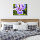 Paarse Iris Bloem Canvas Afdruk (Insitu (Slaapkamer))