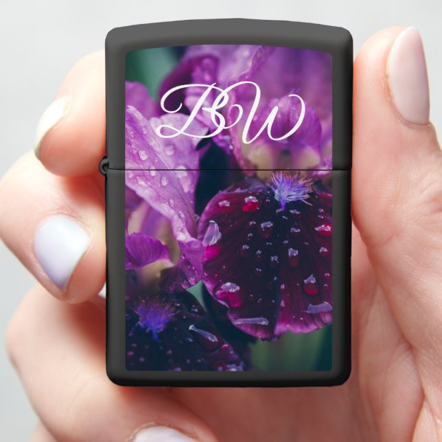 Paarse iris na regen (In Hand)