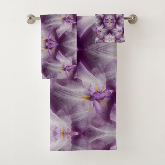 Paarse Japanse Iris Bloem Patroon Bad Handdoek (Insitu)