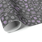 Paarse kerstmansymbolen met Merry KerstBlack Cadeaupapier (Rol Hoek)