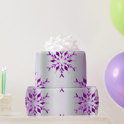 Paarse kerstsnowflakes cadeaupapier