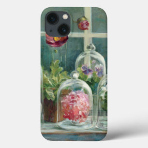Paarse klaprozen op een vensterbank iPhone 13 hoesje