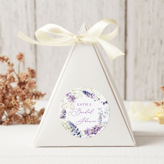 Paarse + lavendel bloemige ronde sticker