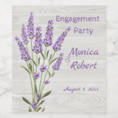 Paarse lavendelbloemen op houten verlovingsfeestje wijn etiket (Enkel label)