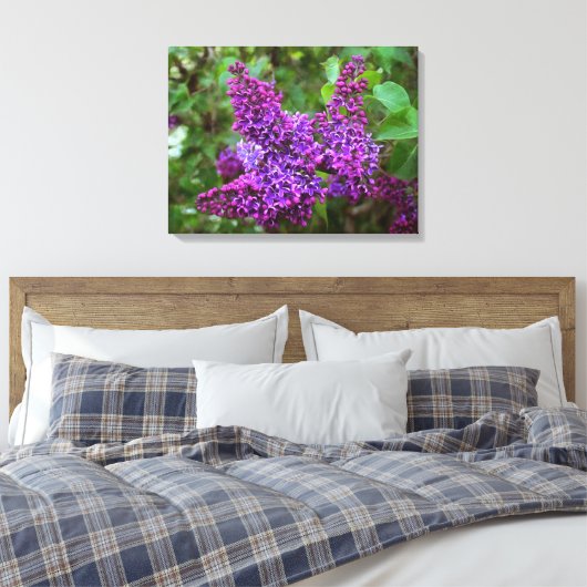 Paarse Lilacs op een lentedag Canvas Afdruk (Insitu (Slaapkamer))