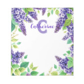 Paarse lila's met groene bladeren naam en monogram notitieblok (Voorkant)