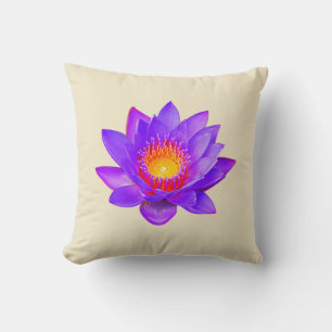 Paarse Lotus Bloem op Licht Champagnetint Beige Kussen