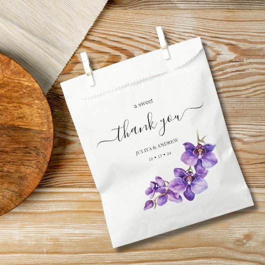 Paarse orchidee en wit script bruiloft bedankzakje