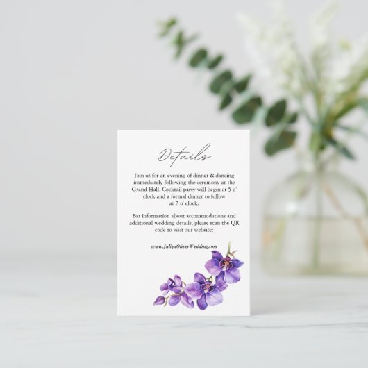 Paarse Orchidee script huwelijksdetails QR Informatiekaartje (Staand voorkant)
