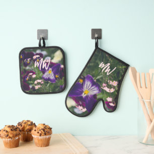 Paarse pansies en roze vergeet-me-nots ovenwant & pannenlap set