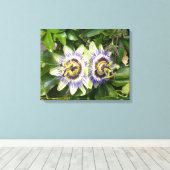 Paarse Passiebloem Botanische Canvasprint Canvas Afdruk (Insitu (Houten vloer))