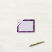 Paarse Passion Floral Monogram Post-it® Notes (Op bureau)