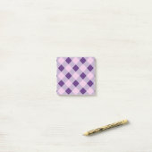 Paarse plaid post-it post-it® notes (Op bureau)