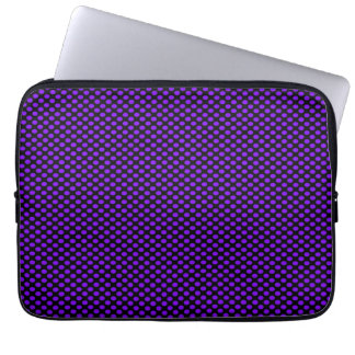 Paarse Polka Dots on Black Laptop Sleeve
