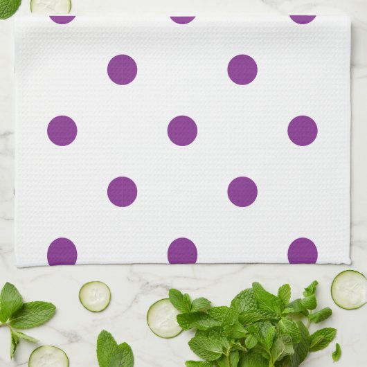 Paarse Polka Dots op witte achtergrond Theedoek (Gevouwen)