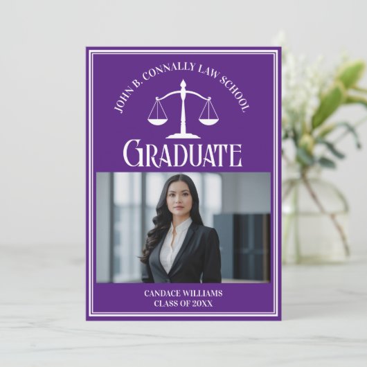 Paarse Recht School Foto Aangepast Afstuderen Aankondiging (Staand voorkant)
