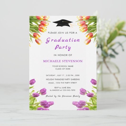 Paarse rode tulpen afstudeerfeest uitnodiging (Staand voorkant)